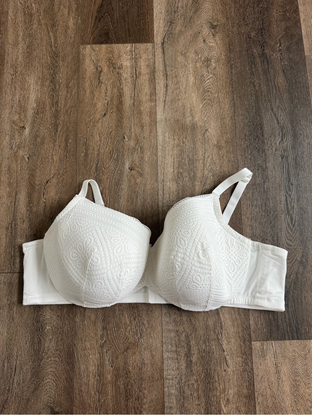 Cacique White Lace Pattern Bra Size 50D